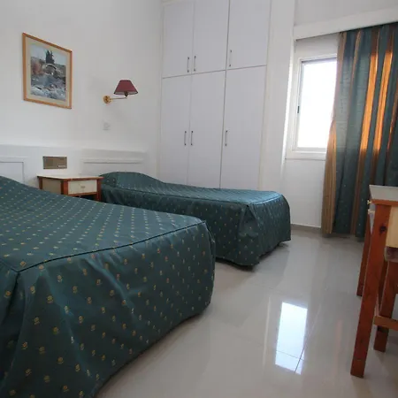 Hotel apartamentowy Sea Larnaca