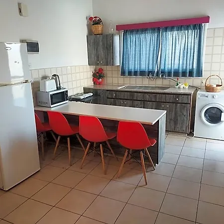 Sea 3* Lárnaka