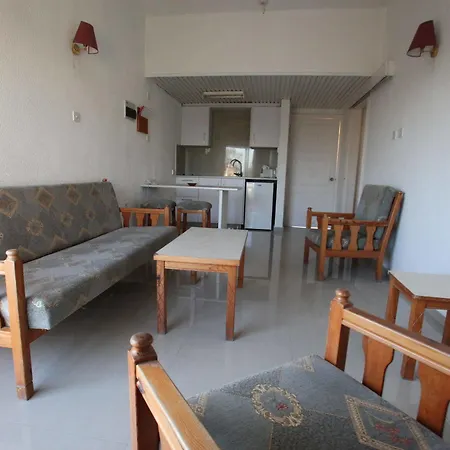 Ξενοδοχείο με διαμερίσματα Sea 3*