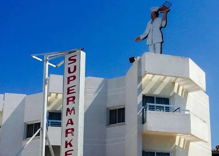 Aparthotel Sea Larnaca